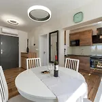 Moderan Kondominij + Terasa Apartment Zadar