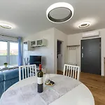 Moderan Kondominij + Terasa Apartment Zadar