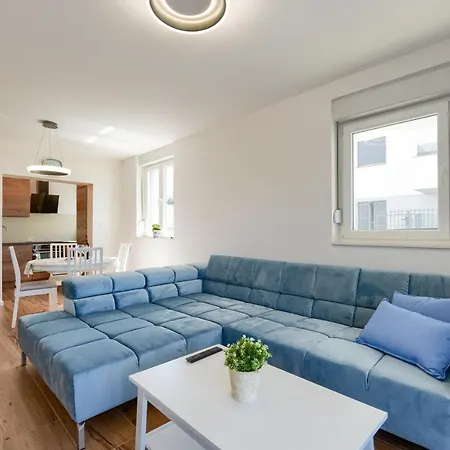 Moderan Kondominij + Terasa Lejlighed *