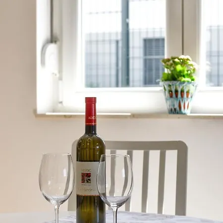 Moderan Kondominij + Terasa *