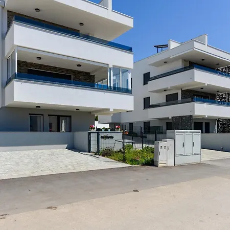 Moderan Kondominij + Terasa Appartement Zadar
