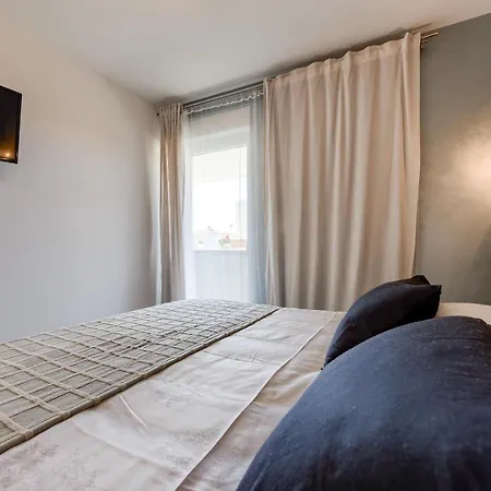 Moderan Kondominij + Terasa